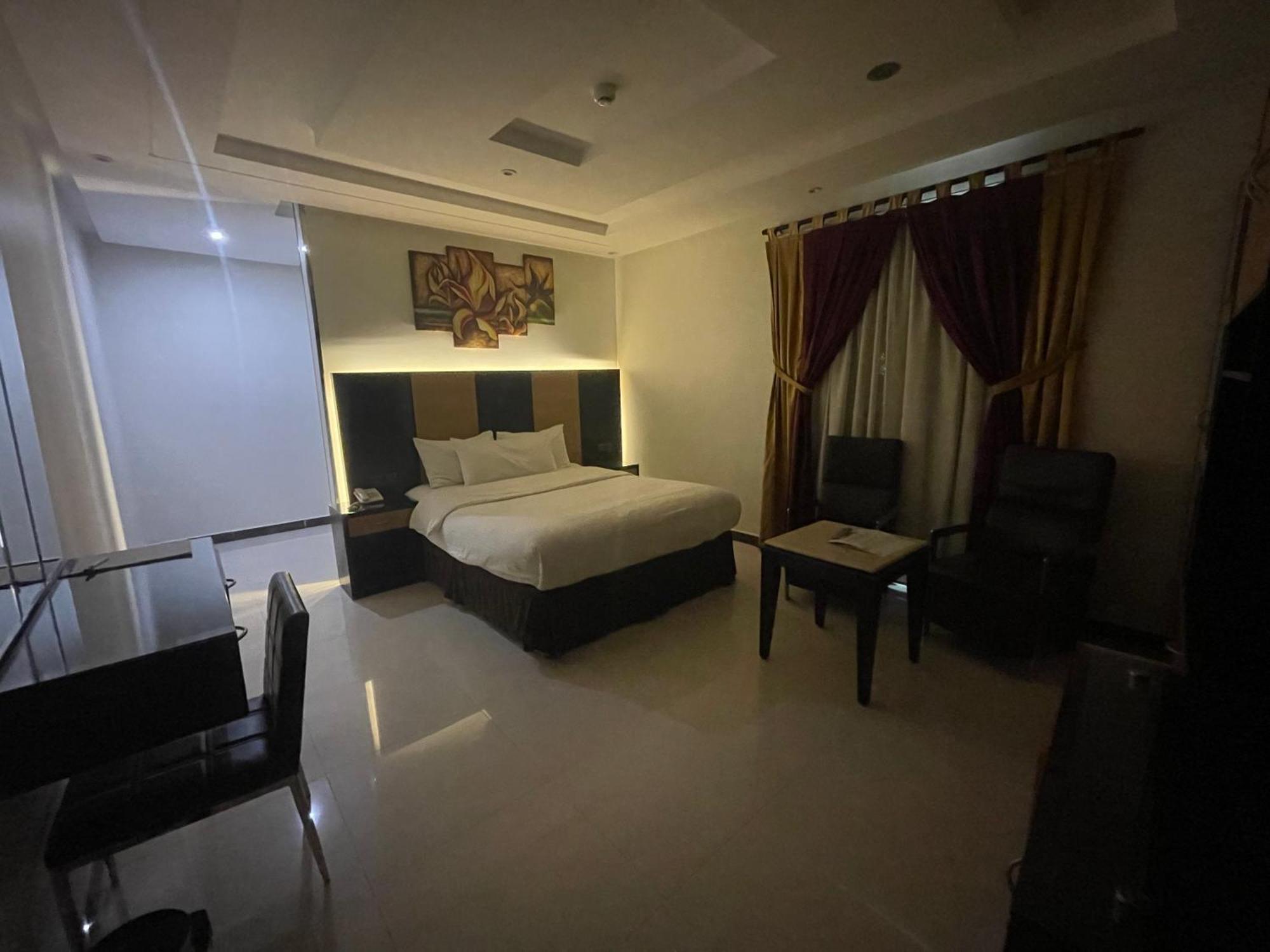 Tulip Al Rawdah Aparthotel Рияд Екстериор снимка