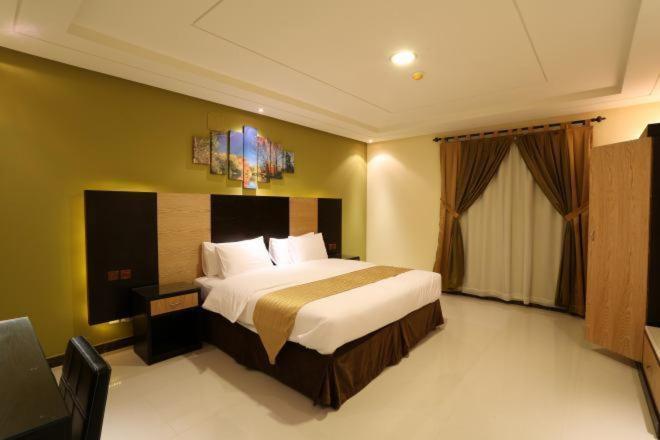 Tulip Al Rawdah Aparthotel Рияд Стая снимка