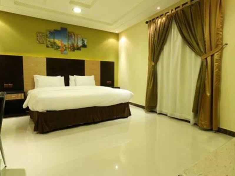 Tulip Al Rawdah Aparthotel Рияд Екстериор снимка